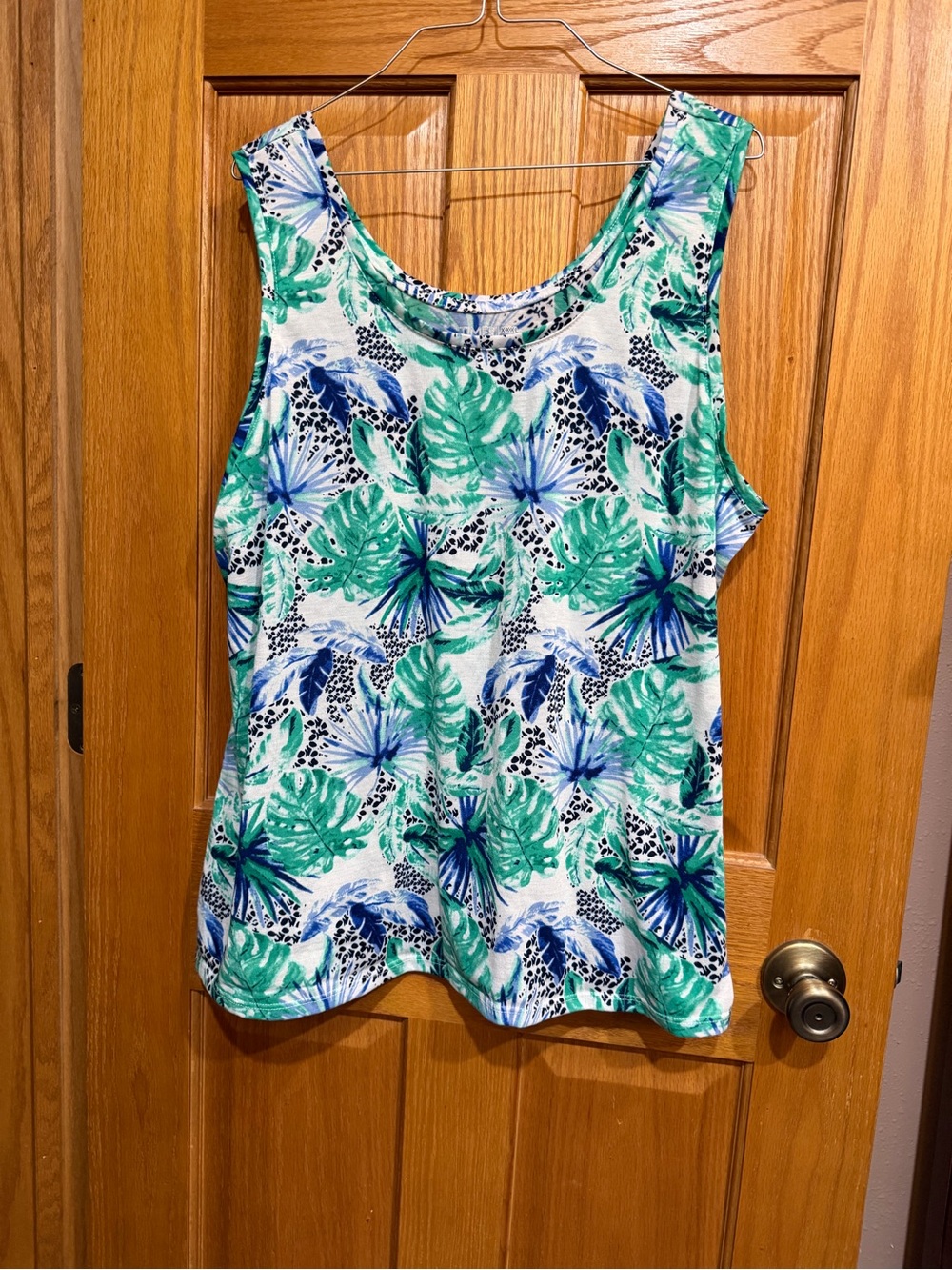 Time and Tru Green & Blue Tropical Leaf Tank Top